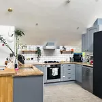 Beautiful&Quite Warehouse