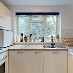 1 Bedroom Superior Apartment In Maida Vale