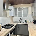 Comfortable Two Bed Flat Near Richmond Park