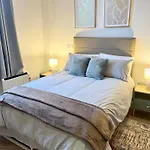 Luxury Studio With Super Fast Wifi Gated Development