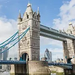 Chic 3 Bedroom Flat Ontower Bridge