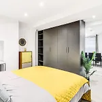 Luxaway Holland Park Studio With Ac - Sleeps 8