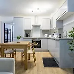 Lovely Apartment In London