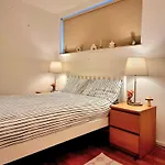 Charming Central London 4 Bedroom Duplex With Private Entrance
