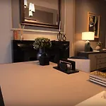 London Flat W1D Central Area 3 Bedrooms