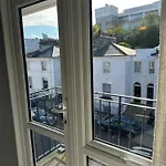 Best Location In London - Kings Road 3-Bed Home With Terrace, Ac & Netflix