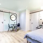Studio Near Queensway Station