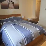 Double Room&Private Bath Near The Square Mile