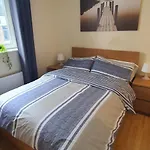 Double Room&Private Bath Near The Square Mile