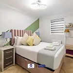 Last-Minute Secure ! Limited Time L Exclusive Deal On 2 Bedroom, High Spec Luxury Flat By Finesse Stays Short Lets & Serviced Accommodation London With Free Wifi