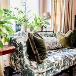 Elegant Central London Flat With Stylish Decor