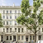2 Bedroom Luxury Flat In South Kensington