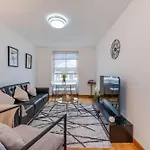Kensington & Chelsea - Stylish Apartment In Central London