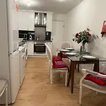Budget Friendly And Cozy Rooms In Hammersmith