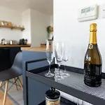 Flat In Canary Wharf With Amazing Views & Balcony