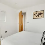 Panoramic London 3-Bed City Oasis
