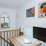 The Clapham Apartment With Private Patio