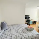 Spacious 3-Bed Cosy Flat In Westminster