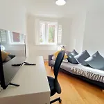 Spacious 3-Bed Cosy Flat In Westminster