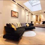 Green Street Luxury Apartment In London
