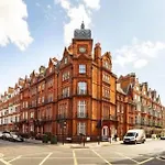 Green Street Luxury Apartment In London