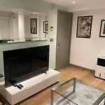 Hernstons Place