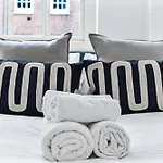 2 Bed Apartment- Mayfair 4