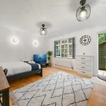 London Bridge Classic Stay