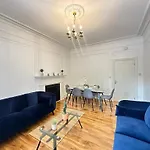 Luxury Family Villa Near Oxford Street