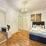 Luxury Family Villa Near Oxford Street