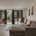 3-Bed, 2-Bath Wembley Apartment With Free Parking