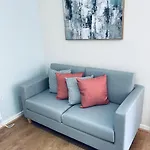 Ivy Cottage Two Bedroom & Garden In Temple Fortune