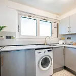 Beautiful 3-Bed House-The Centre