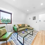 Serviced Apt In Central London Lr3