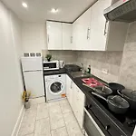 Edgware Road Beautiful Apartment