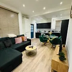 10 Min From Stratford Shopping Centre, Garden!