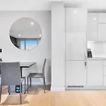 Modern 2 Bed Heart Of Elephant Castle