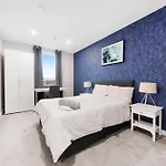 Modern 2 Bed Heart Of Elephant Castle