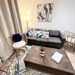 Luxury 2 Bed 2 Bath Central Zone Two