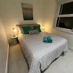 Luxury 2 Bed 2 Bath Central Zone Two