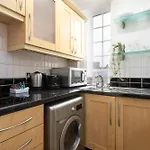 Capital One Bedroom Flat Chelsea Cloisters 724
