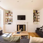 Contemporary 1 Bedroom Bloomsbury Apartment