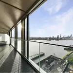 Modern Apartment In London