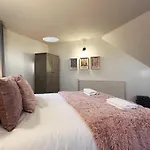 Aria\'S Place In Chelsea - 2 King Size Bed, 1 Double Bed