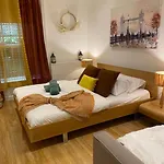 Lavish Sleep 10 In Soho