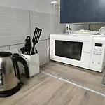 Studio With 3 Beds- 20 Min From London Bridge And Gatwick Airport