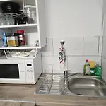 Studio With 3 Beds- 20 Min From London Bridge And Gatwick Airport