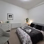Stylish And Bright Flat In London N8 Turnpike Lane - Piccadilly Line