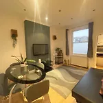 Stylish Apartments - Steps From Hyde Park & Paddington Station