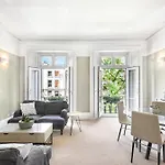 Lovely Large 1 Bed Renovated Flat W Balcony & 600Mb Wifi